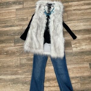 SOLD 3 for $20 Faux fur vest